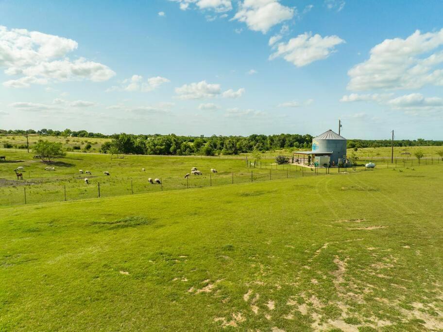 Silo House At Laughing Llama Farm Troy Eksteriør bilde